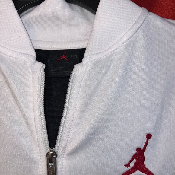 NWT - Boys 2-Piece Black & White Nike Air Jordan Outfit - Size Medium - Picture 2 of 6